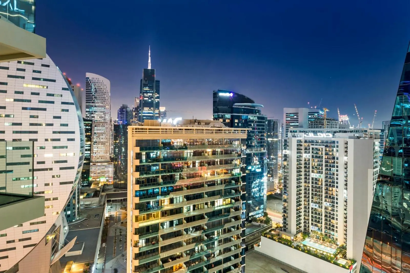 Lux Retreat 2 Bedroom In Just 5 Min From Burj Khalifa دبي 0*,  الإمارات العربية المتحدة