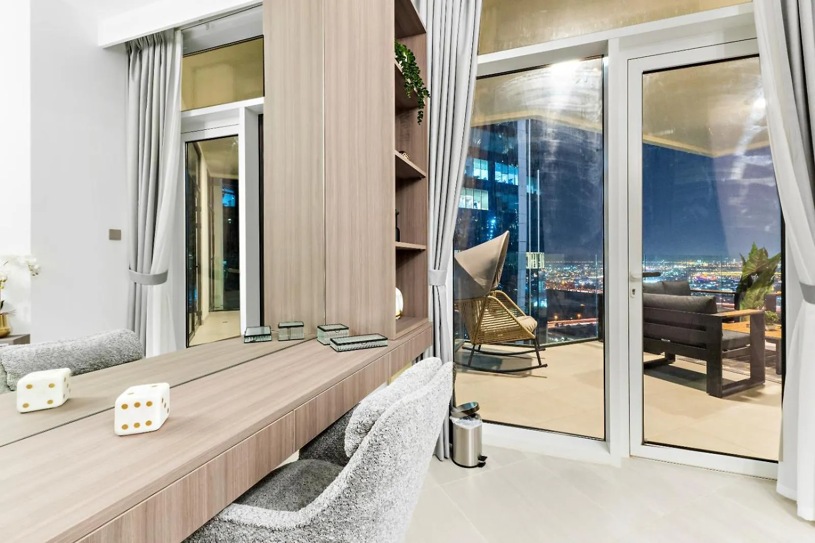 Lux Retreat 2 Bedroom In Just 5 Min From Burj Khalifa دبي