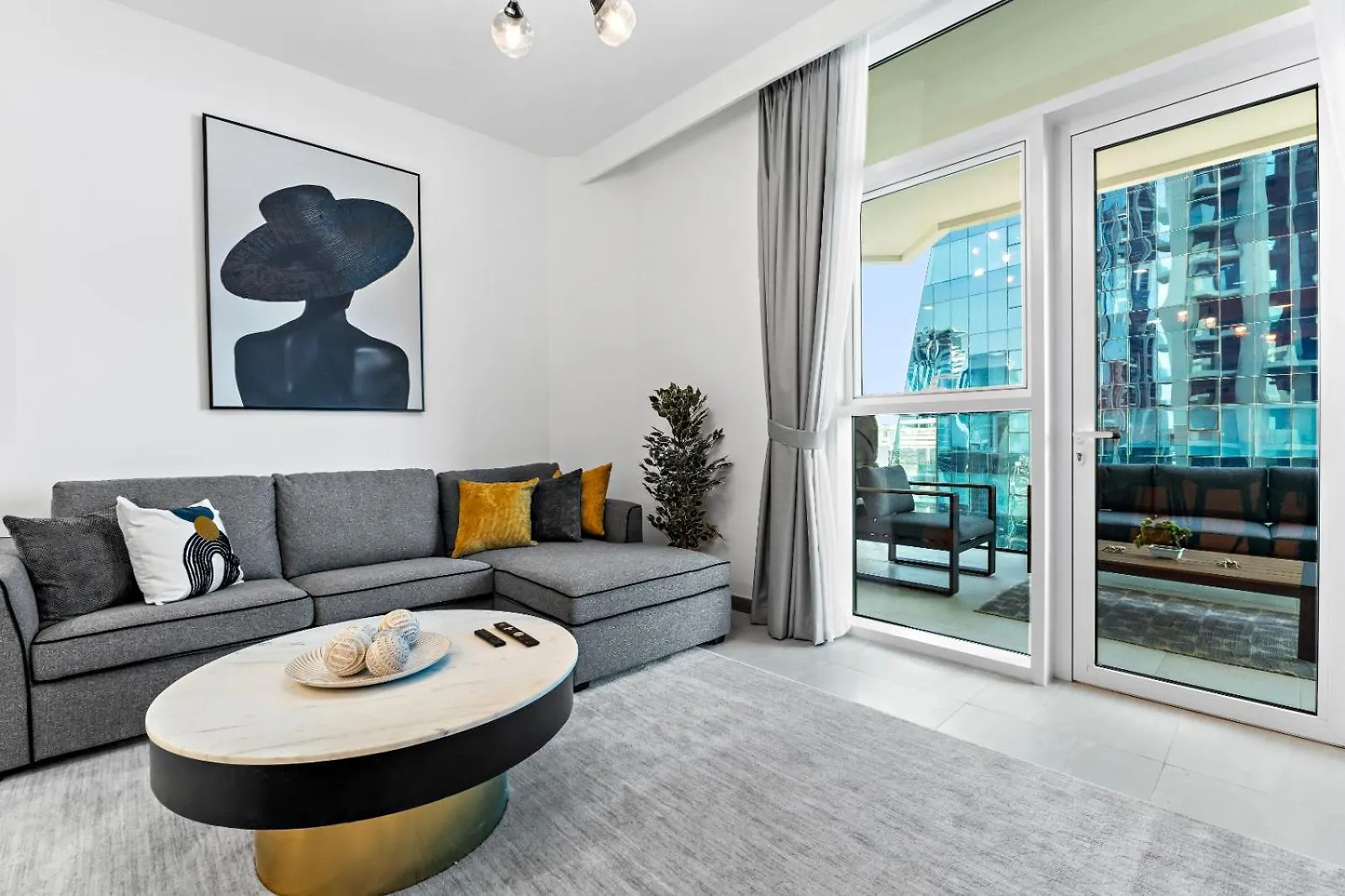 Lux Retreat 2 Bedroom In Just 5 Min From Burj Khalifa ドバイ アパート